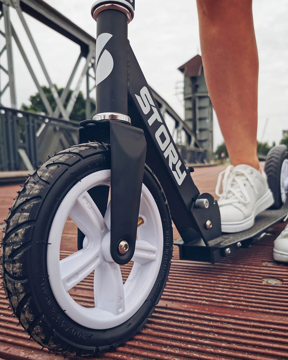 Story Civic Comfort Trottinette Pliante Grandes Roues Gonflables