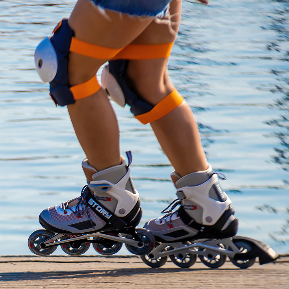 Story Division roller